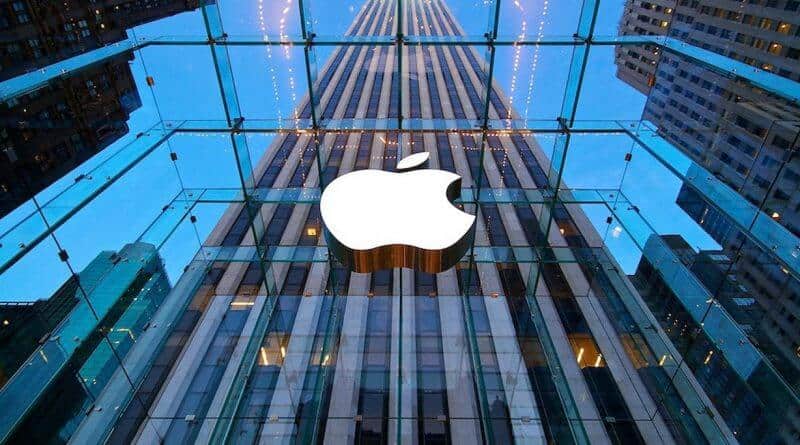 Apple Tops $800 Billion Market Cap for First Time